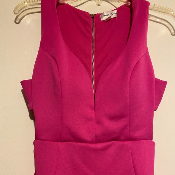 Formal dress - Picture 2 of 4